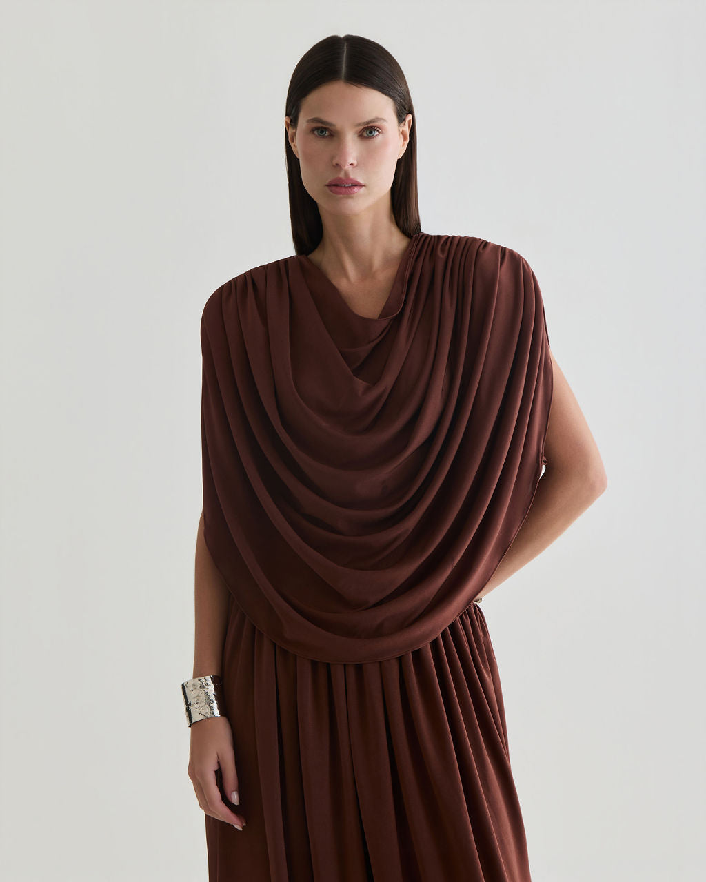 blusa drapped alga marrom