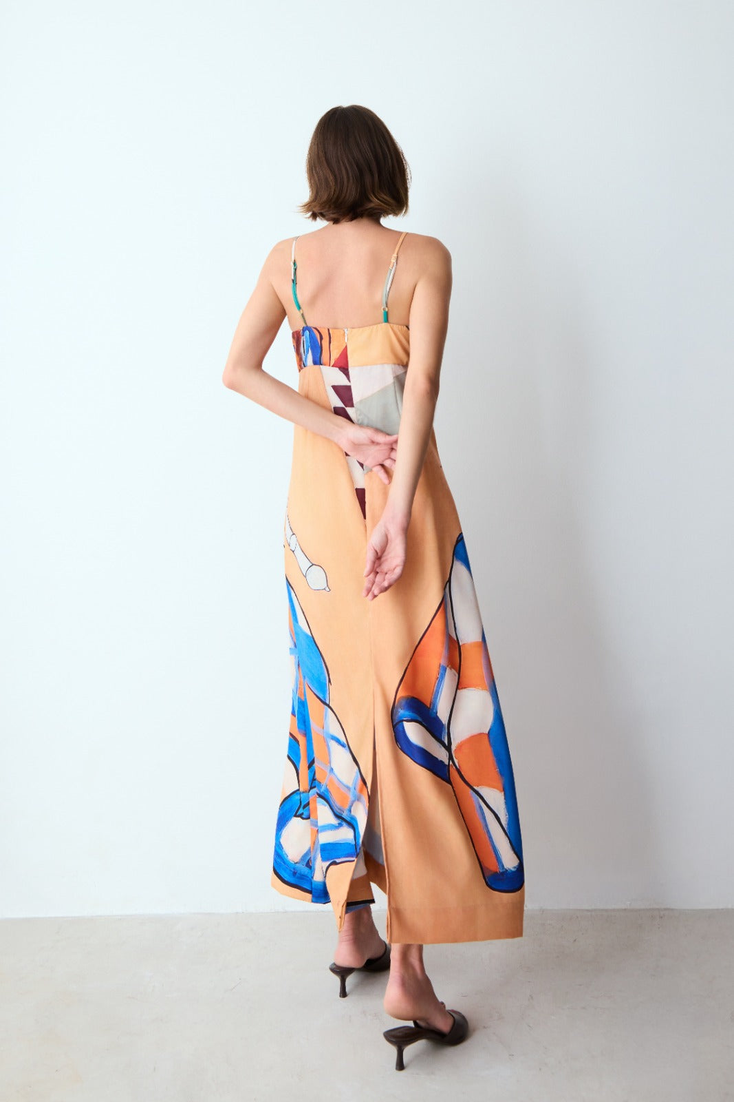 vestido com echarpe peixes