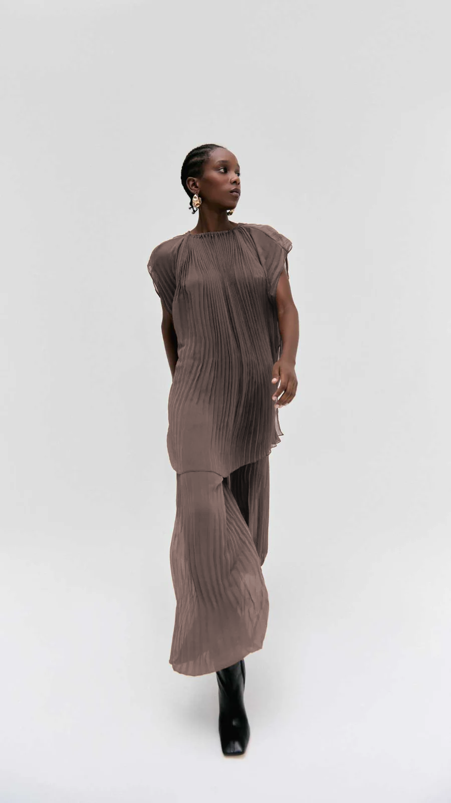 calça pleats chocolate