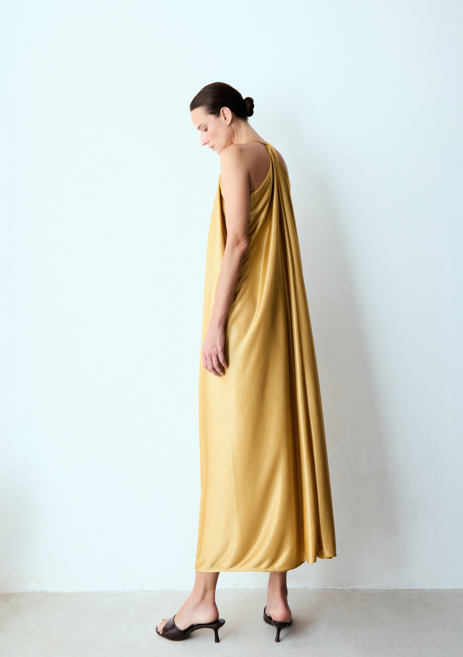 vestido alga dourado
