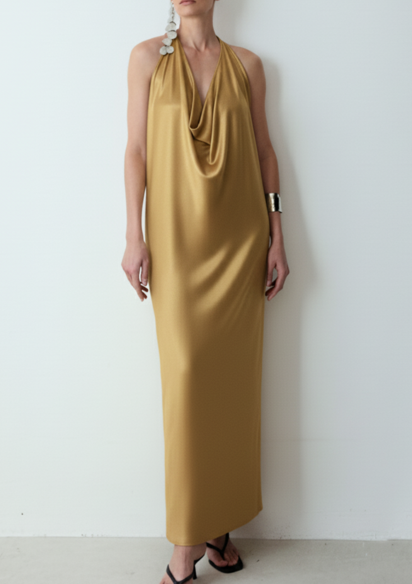 vestido alga dourado