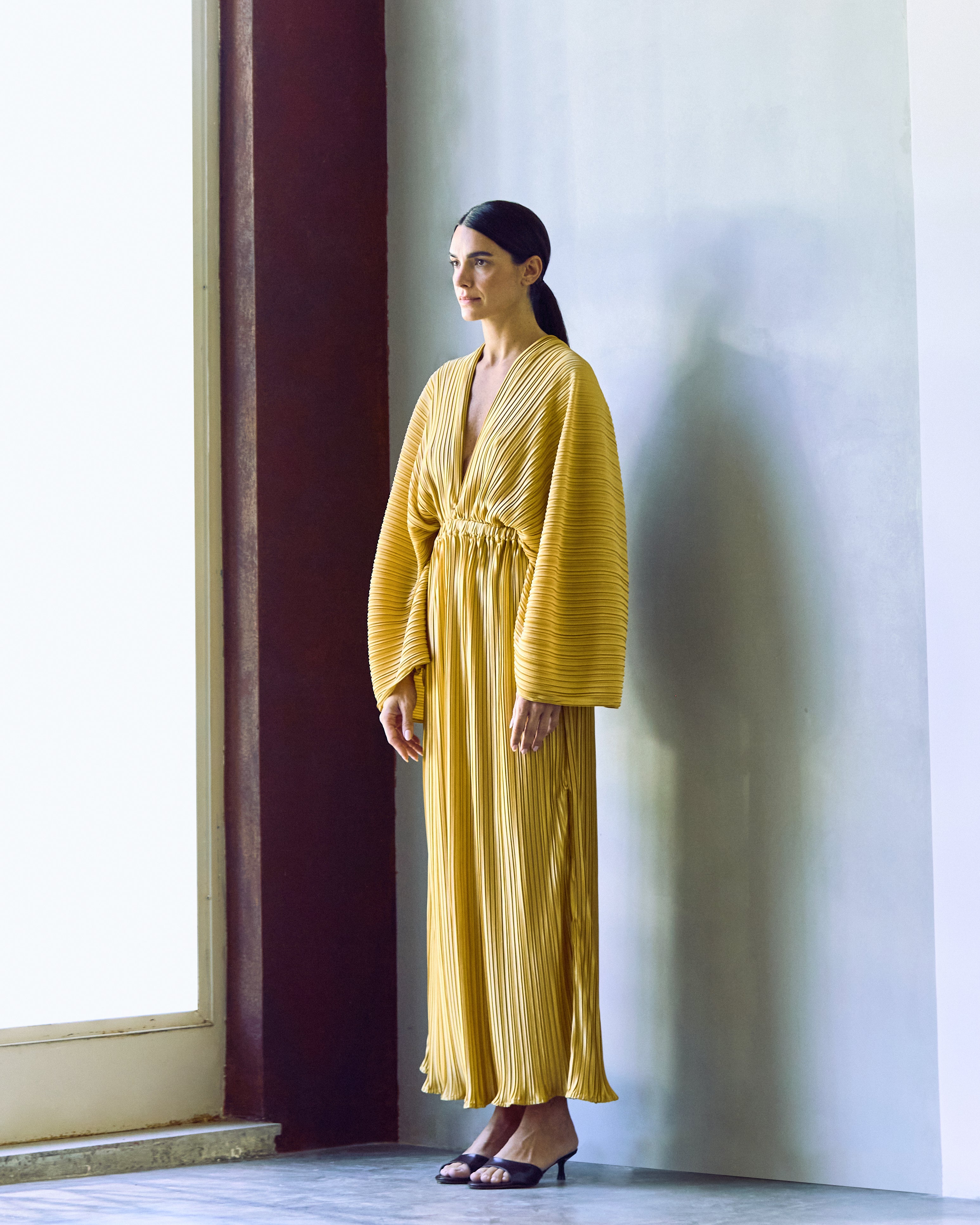 vestido plissado mangas new gold
