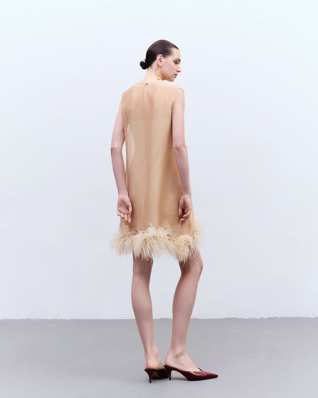 vestido mini feather