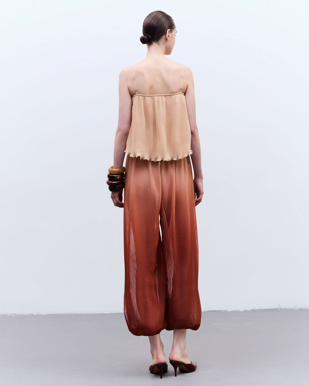 calça pleats degradê terra