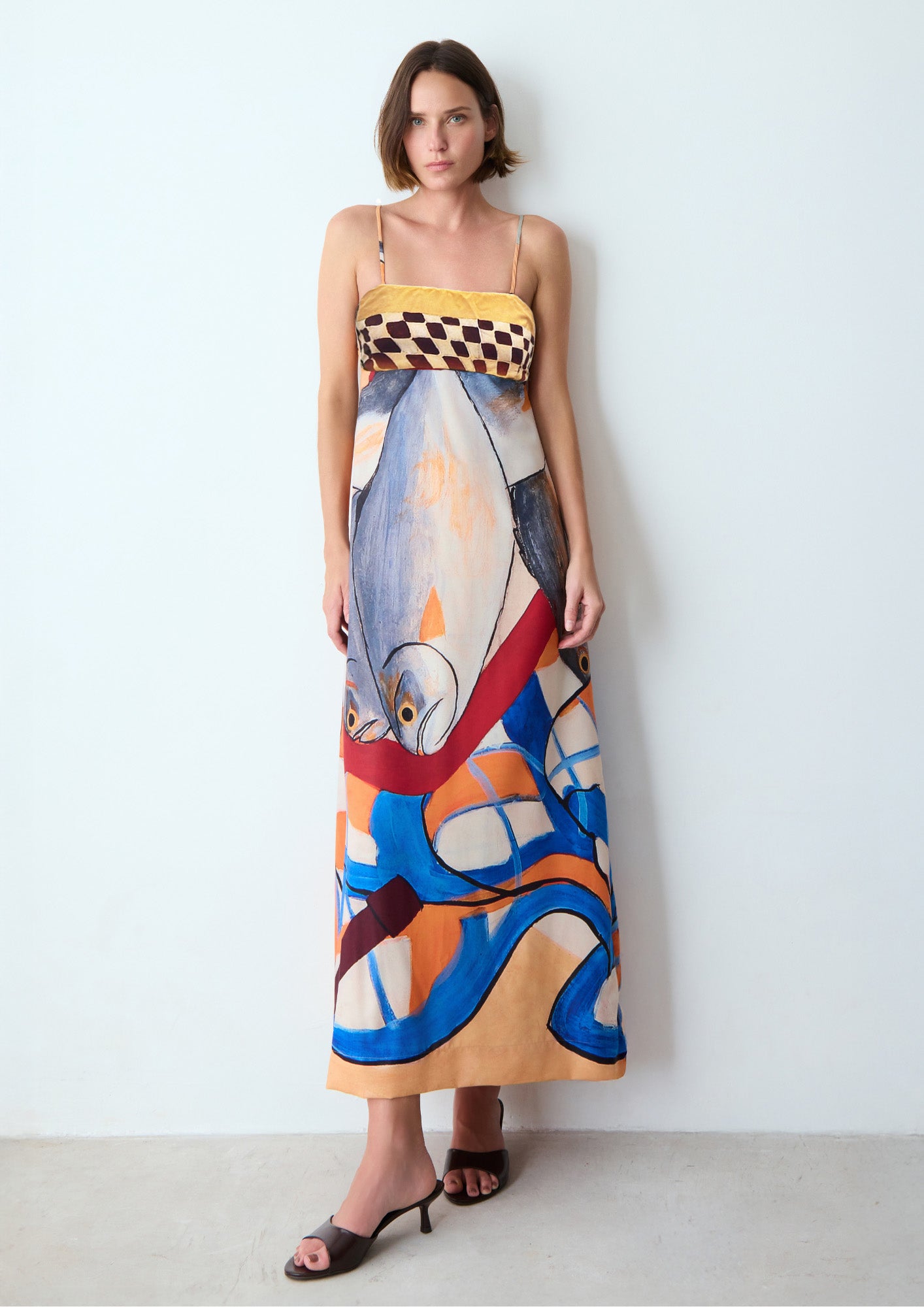 vestido com echarpe peixes