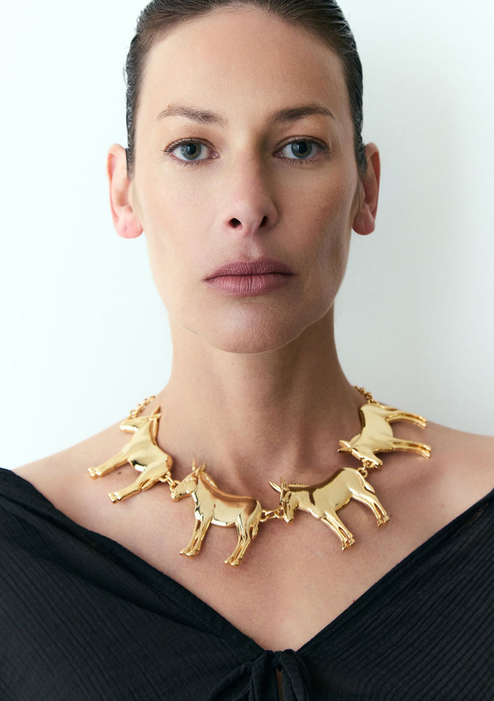 kit vestido touch + colar jumentos