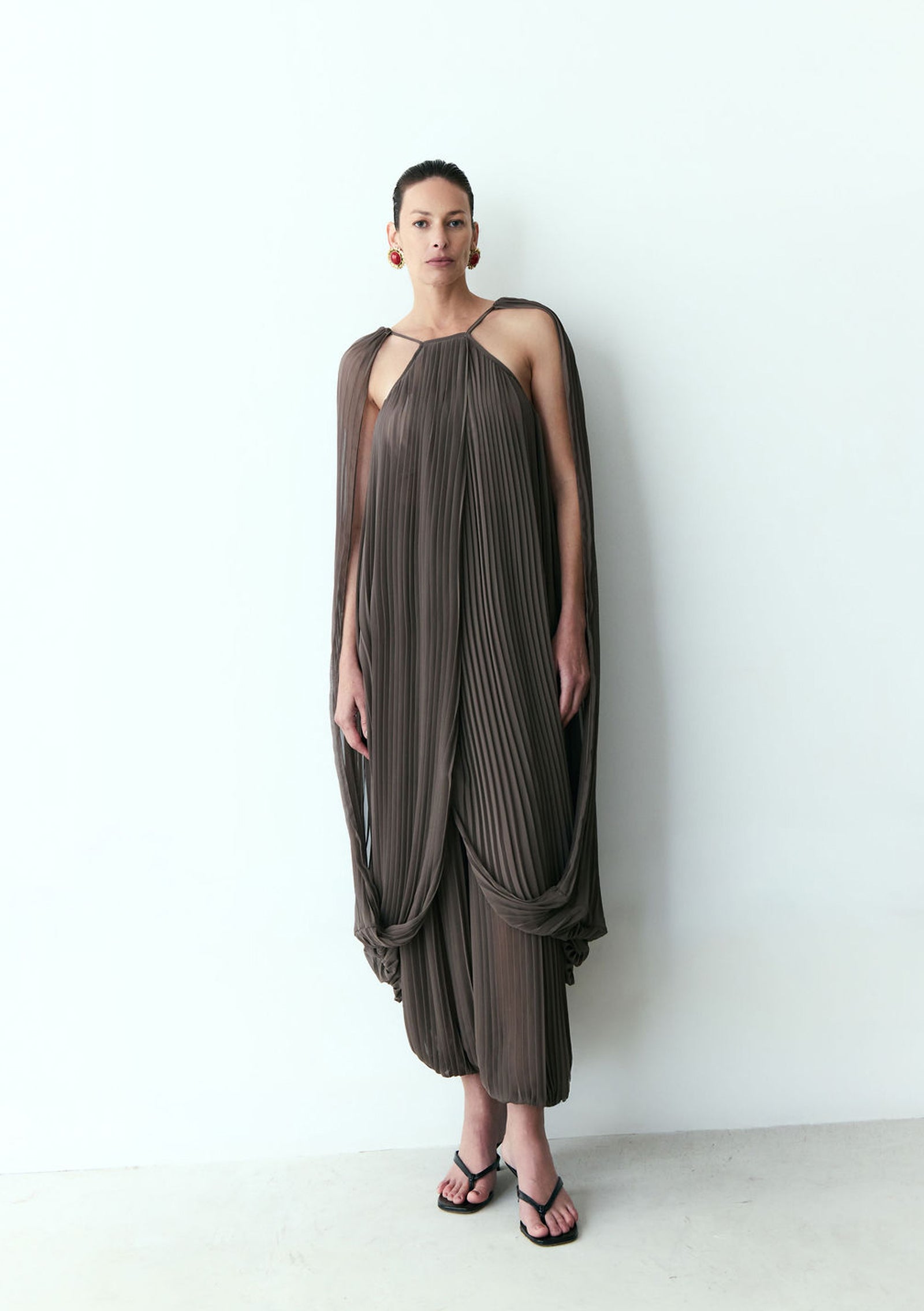 calça pleats chocolate