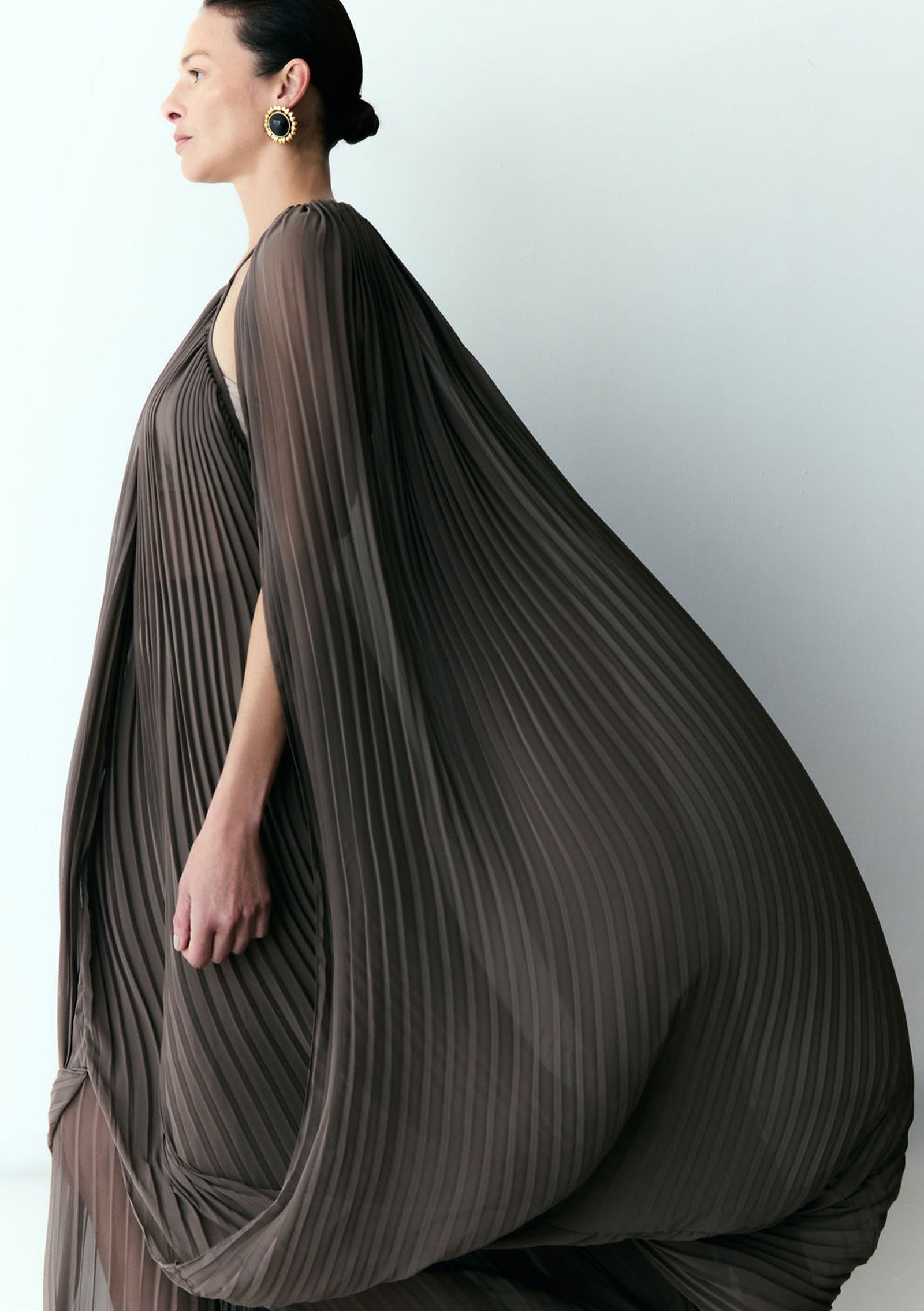 vestido pleats chocolate