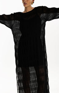 black anarruga dress 